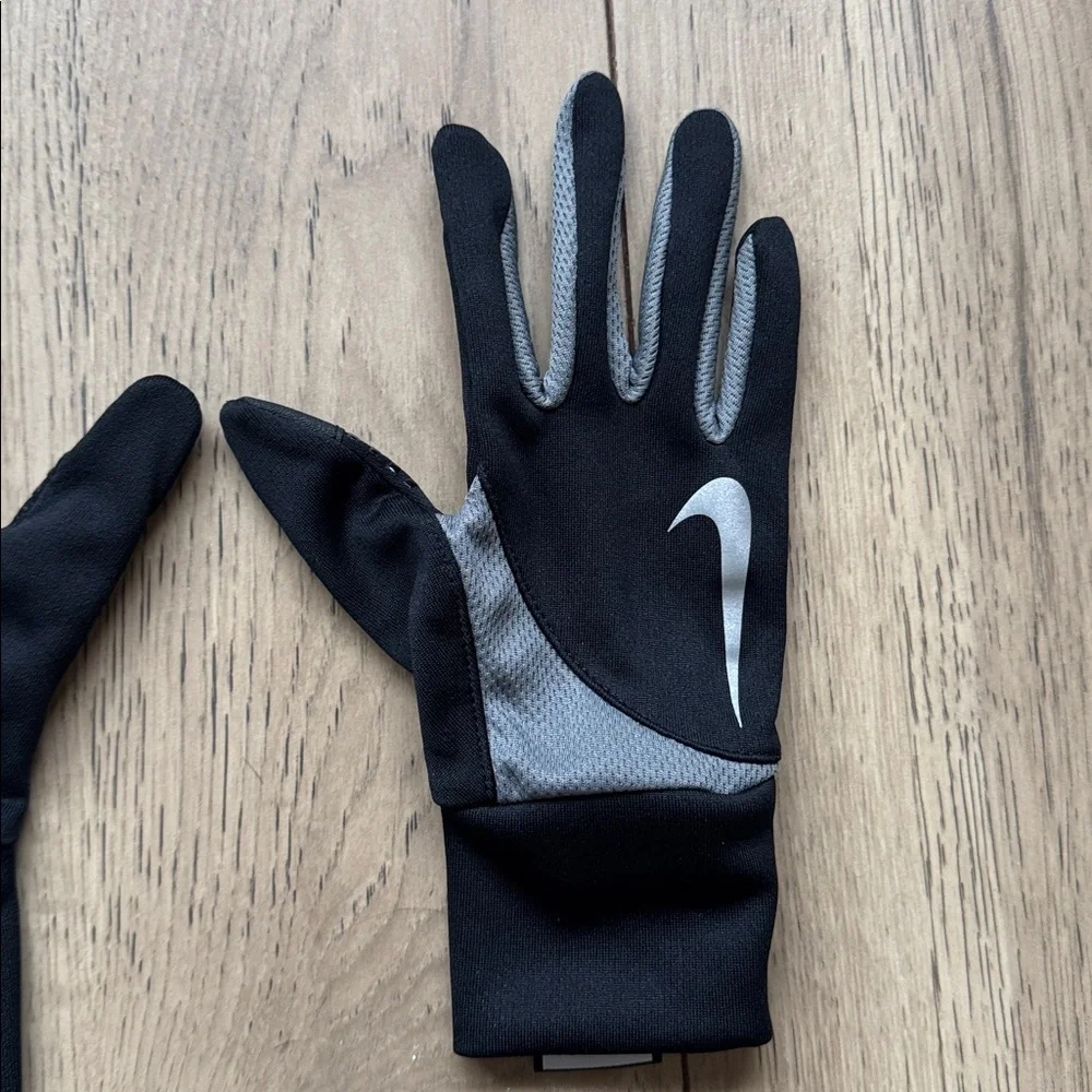 Nike Running Gloves Black & Gray Performance Swoosh Women’s Small Athletic